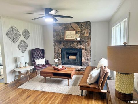 Tiny photo for 1800 MARKET Street, Metropolis, IL 62960 (MLS # EB460272)