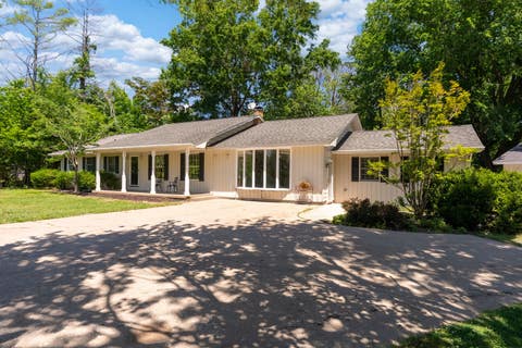 Photo of 137 Peachtree Lane, Carbondale, IL 62902 (MLS # 12655885)