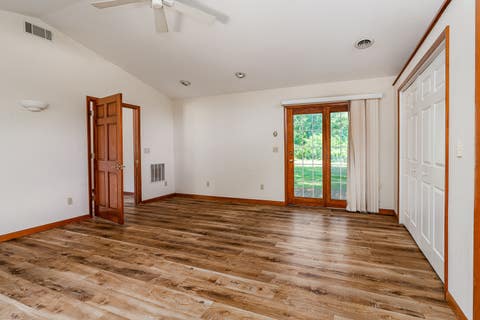 Tiny photo for 137 Peachtree Lane, Carbondale, IL 62902 (MLS # 12655885)