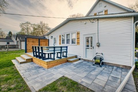 Tiny photo for 2621 N 3rd Street, Clinton, IA 52732 (MLS # 12620206)