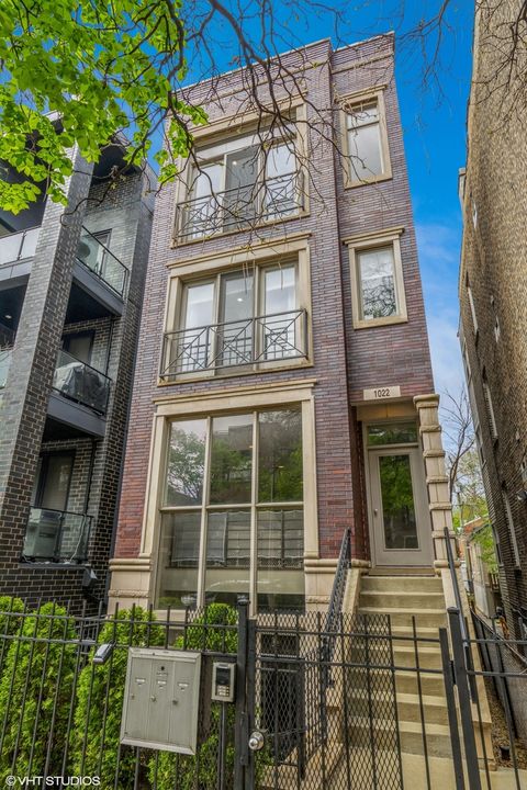 1022 N Marshfield Avenue 3 Chicago IL 60622