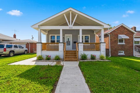 Photo of 544 Freeland Avenue, Calumet City, IL 60409 (MLS # 12741435)