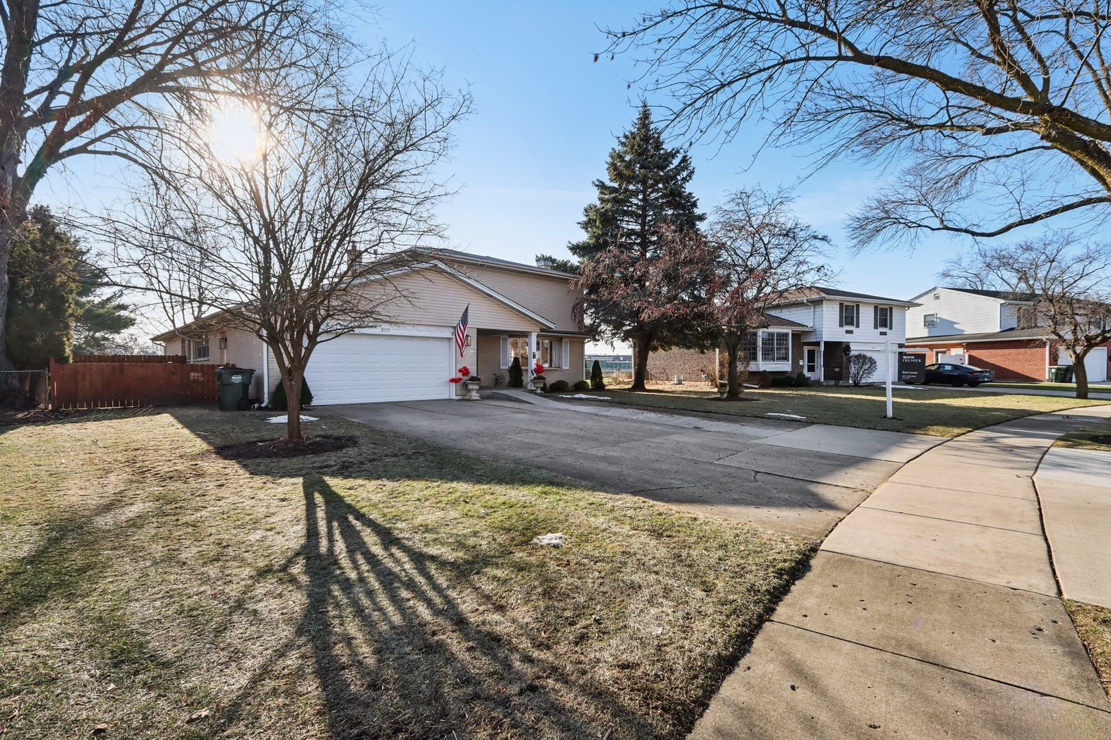 2019 E Avon Lane