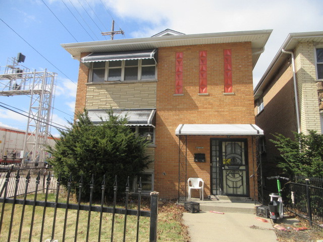 7448 S Maplewood Avenue