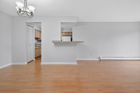 Tiny photo for 6670 S BRAINARD Avenue #209, Countryside, IL 60525 (MLS # 12586338)