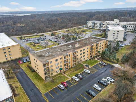 Tiny photo for 6670 S BRAINARD Avenue #209, Countryside, IL 60525 (MLS # 12586338)