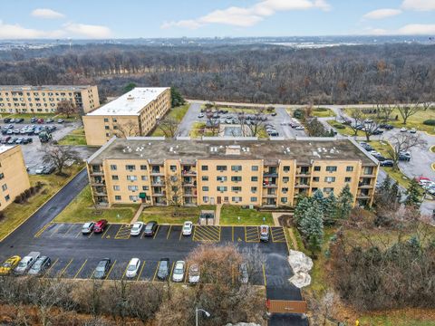 Tiny photo for 6670 S BRAINARD Avenue #209, Countryside, IL 60525 (MLS # 12586338)