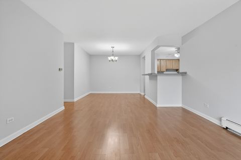 Tiny photo for 6670 S BRAINARD Avenue #209, Countryside, IL 60525 (MLS # 12586338)