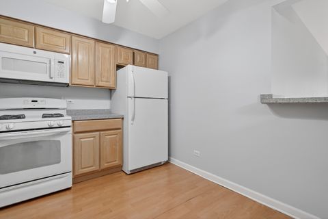 Tiny photo for 6670 S BRAINARD Avenue #209, Countryside, IL 60525 (MLS # 12586338)