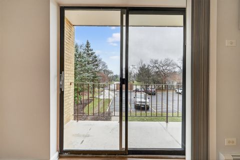 Tiny photo for 6670 S BRAINARD Avenue #209, Countryside, IL 60525 (MLS # 12586338)