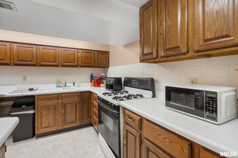 Tiny photo for 3309 33RD Avenue Court, Rock Island, IL 61201 (MLS # QC4270050)