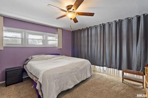 Tiny photo for 3309 33RD Avenue Court, Rock Island, IL 61201 (MLS # QC4270050)