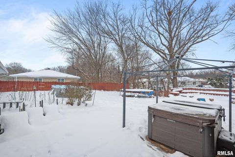 Tiny photo for 3309 33RD Avenue Court, Rock Island, IL 61201 (MLS # QC4270050)