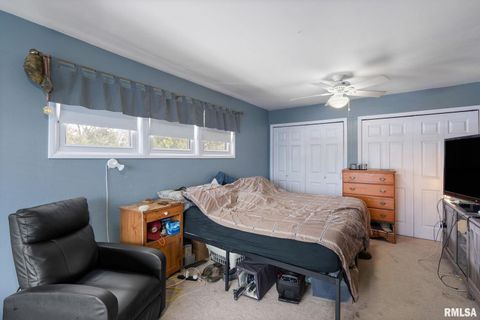 Tiny photo for 3309 33RD Avenue Court, Rock Island, IL 61201 (MLS # QC4270050)