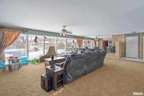 Tiny photo for 3309 33RD Avenue Court, Rock Island, IL 61201 (MLS # QC4270050)