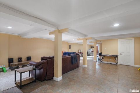 Tiny photo for 3309 33RD Avenue Court, Rock Island, IL 61201 (MLS # QC4270050)