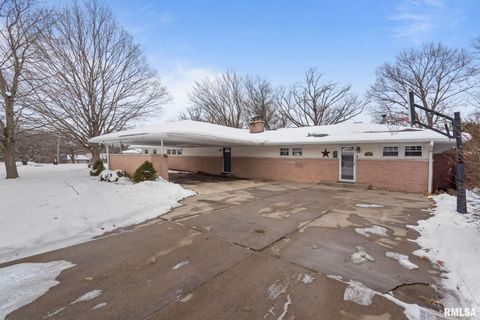 Tiny photo for 3309 33RD Avenue Court, Rock Island, IL 61201 (MLS # QC4270050)