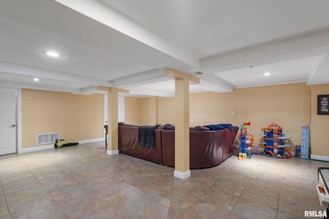 Tiny photo for 3309 33RD Avenue Court, Rock Island, IL 61201 (MLS # QC4270050)