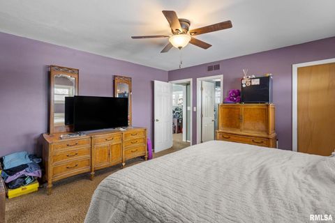 Tiny photo for 3309 33RD Avenue Court, Rock Island, IL 61201 (MLS # QC4270050)