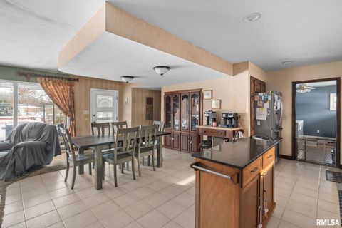 Tiny photo for 3309 33RD Avenue Court, Rock Island, IL 61201 (MLS # QC4270050)