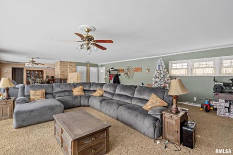 Tiny photo for 3309 33RD Avenue Court, Rock Island, IL 61201 (MLS # QC4270050)