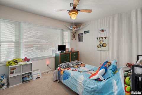 Tiny photo for 3309 33RD Avenue Court, Rock Island, IL 61201 (MLS # QC4270050)