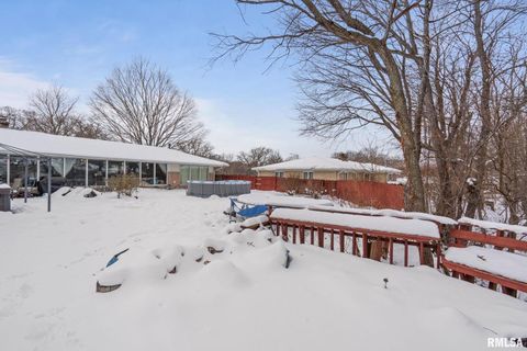 Tiny photo for 3309 33RD Avenue Court, Rock Island, IL 61201 (MLS # QC4270050)