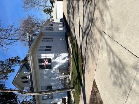 Tiny photo for 1548 Campbell Avenue, Des Plaines, IL 60016 (MLS # 12599915)