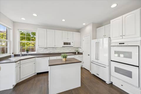 Tiny photo for 2409 Meadowbrook Lane, Westchester, IL 60154 (MLS # 12705851)