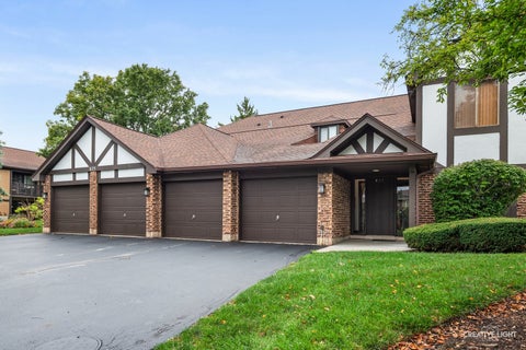 Photo of 835 Farnham Lane #D, Wheaton, IL 60189 (MLS # 12768279)
