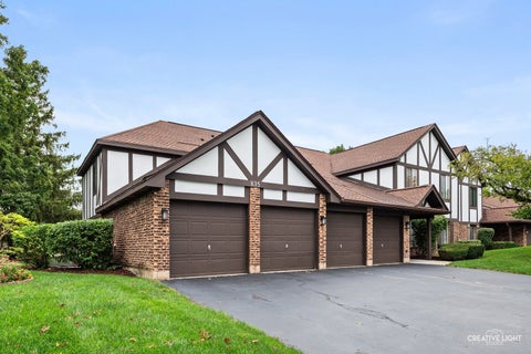 Photo of 835 Farnham Lane #D, Wheaton, IL 60189 (MLS # 12768279)
