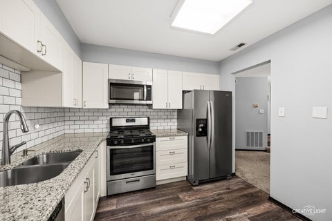Tiny photo for 835 Farnham Lane #D, Wheaton, IL 60189 (MLS # 12768279)