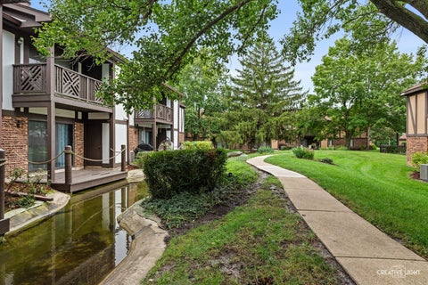 Tiny photo for 835 Farnham Lane #D, Wheaton, IL 60189 (MLS # 12768279)