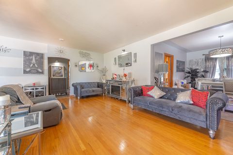 Tiny photo for Westchester, IL 60154 (MLS # 12525318)