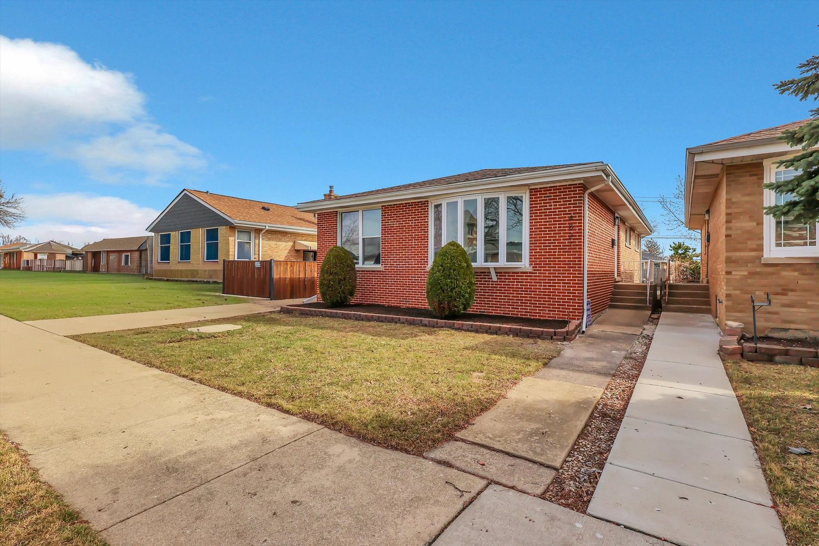 4821 N Mont Clare Avenue