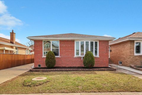 4821 N Mont Clare Avenue Chicago IL 60656