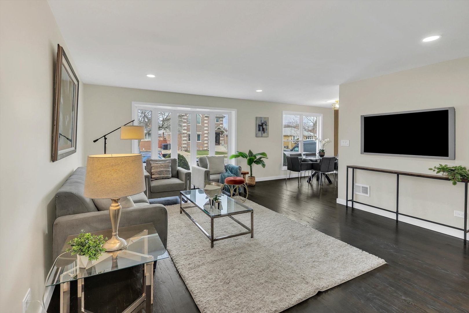 4821 N Mont Clare Avenue