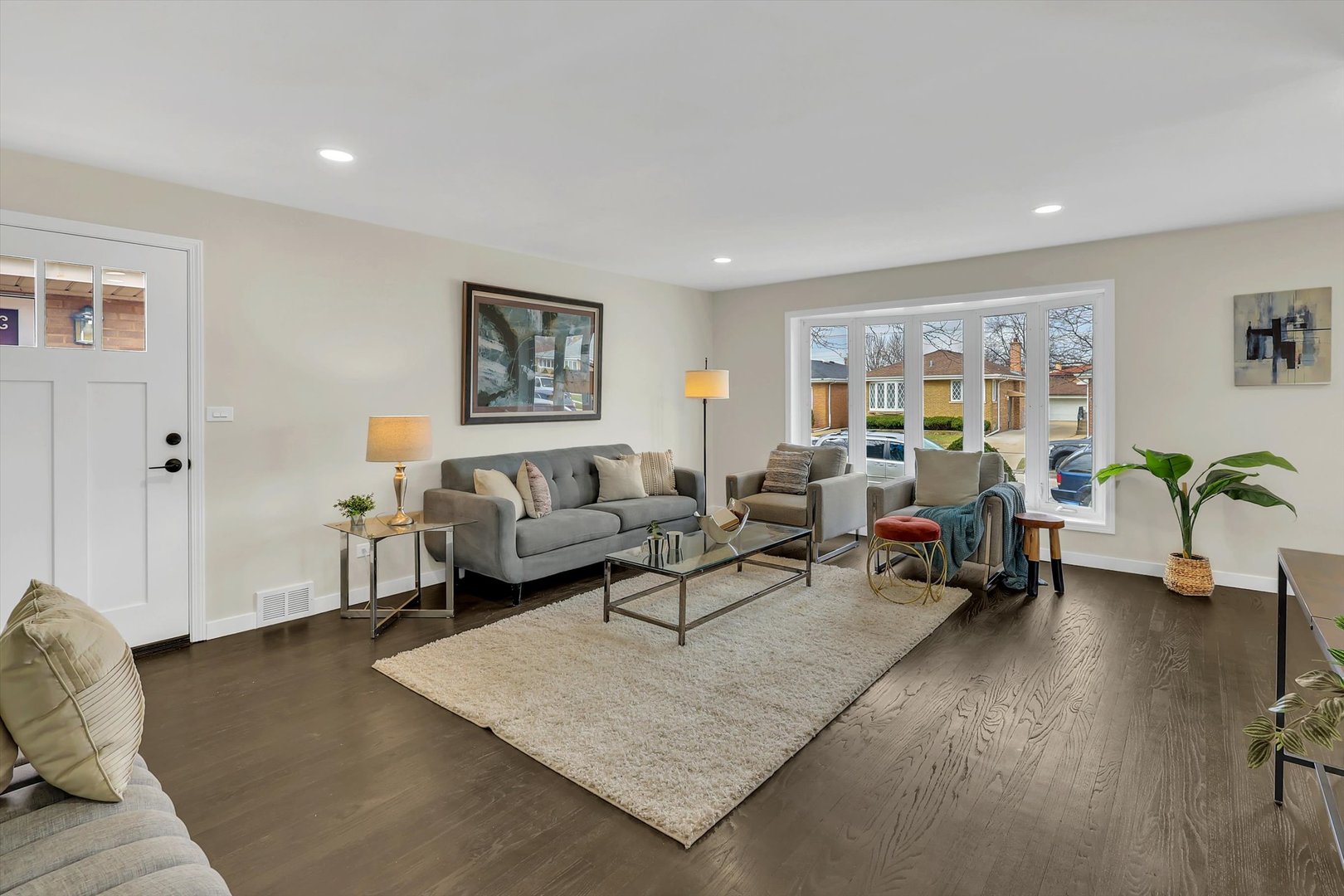 4821 N Mont Clare Avenue