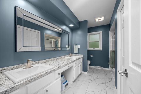 Tiny photo for 2234 Oakwood Court, East Moline, IL 61244 (MLS # 12641407)
