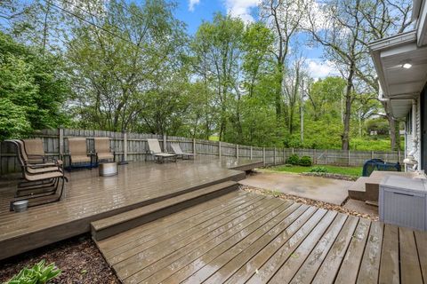 Tiny photo for 2234 Oakwood Court, East Moline, IL 61244 (MLS # 12641407)