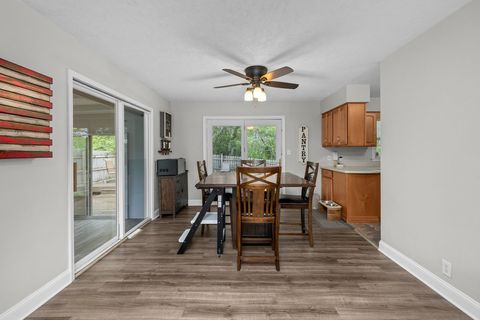Tiny photo for 2234 Oakwood Court, East Moline, IL 61244 (MLS # 12641407)