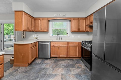 Tiny photo for 2234 Oakwood Court, East Moline, IL 61244 (MLS # 12641407)