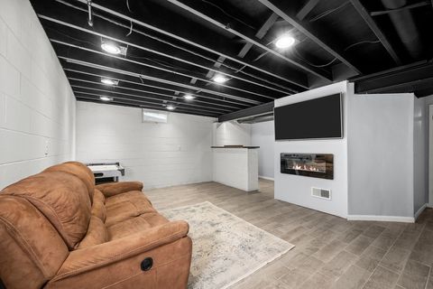 Tiny photo for 2234 Oakwood Court, East Moline, IL 61244 (MLS # 12641407)