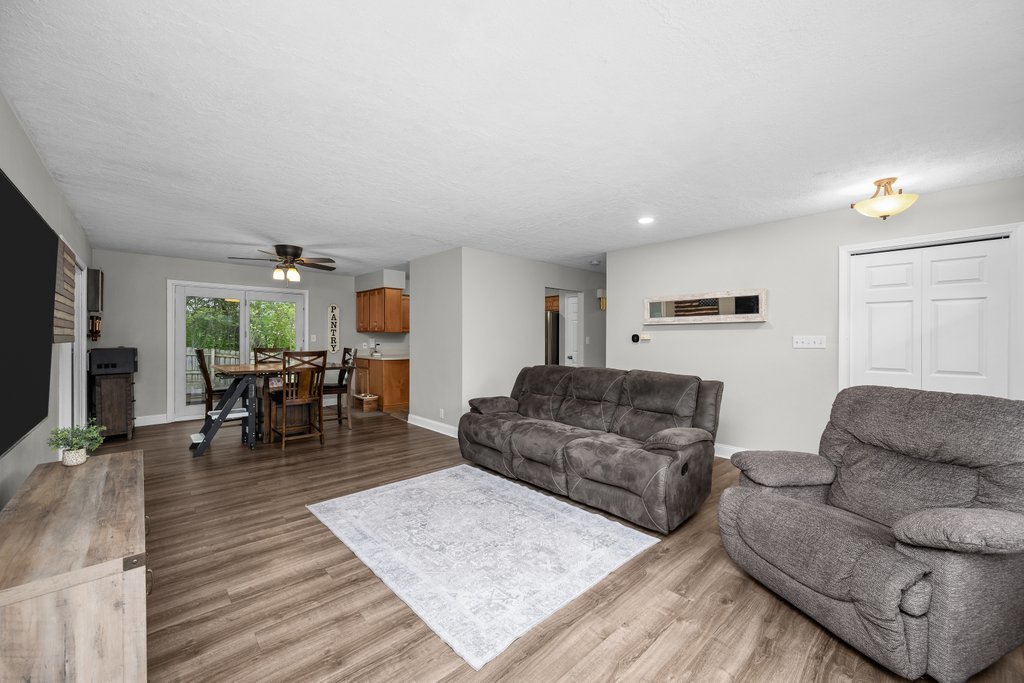 2234 Oakwood Court