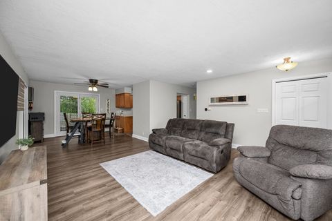 Tiny photo for 2234 Oakwood Court, East Moline, IL 61244 (MLS # 12641407)