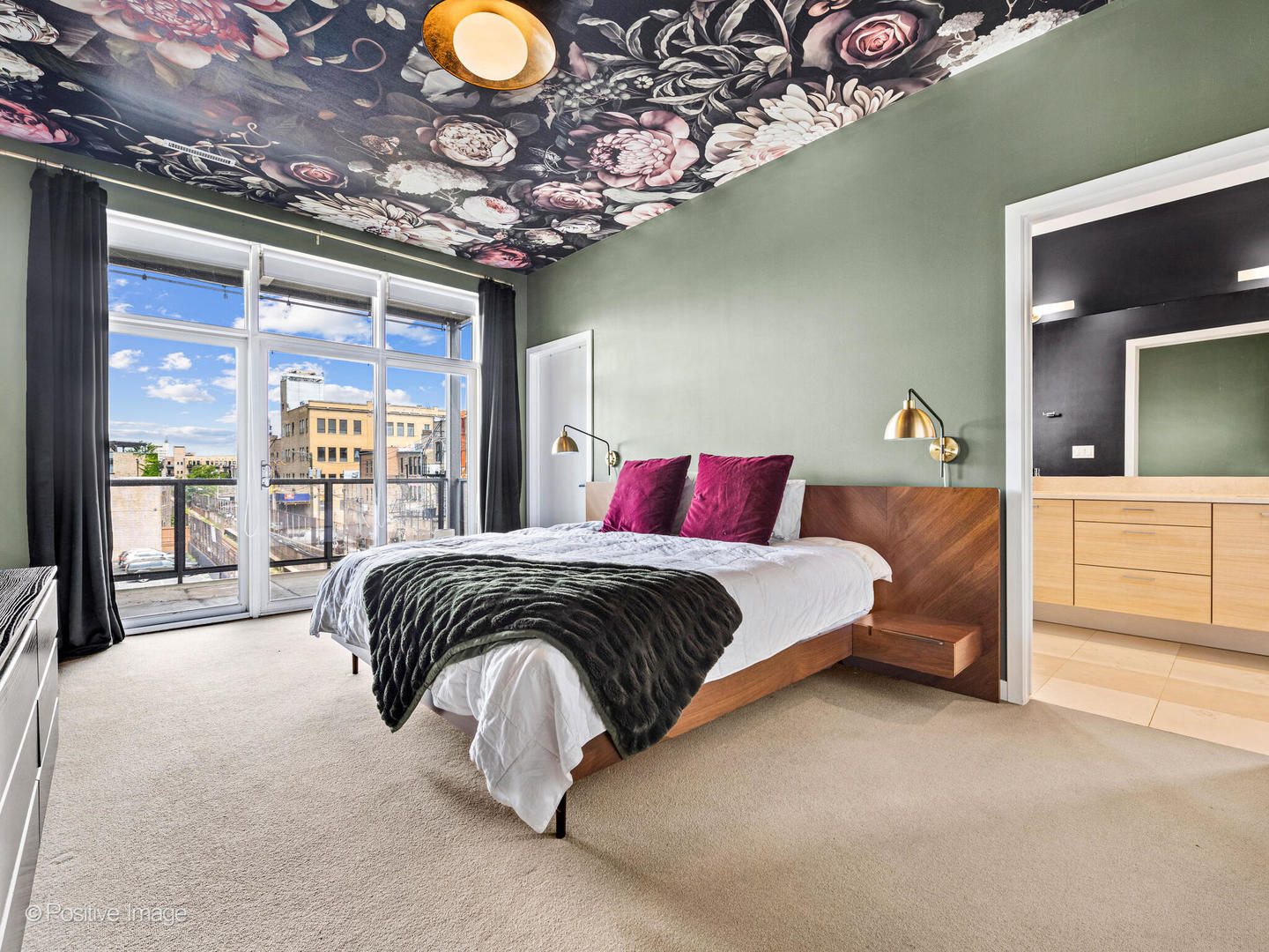 1250 N PAULINA Street 3W