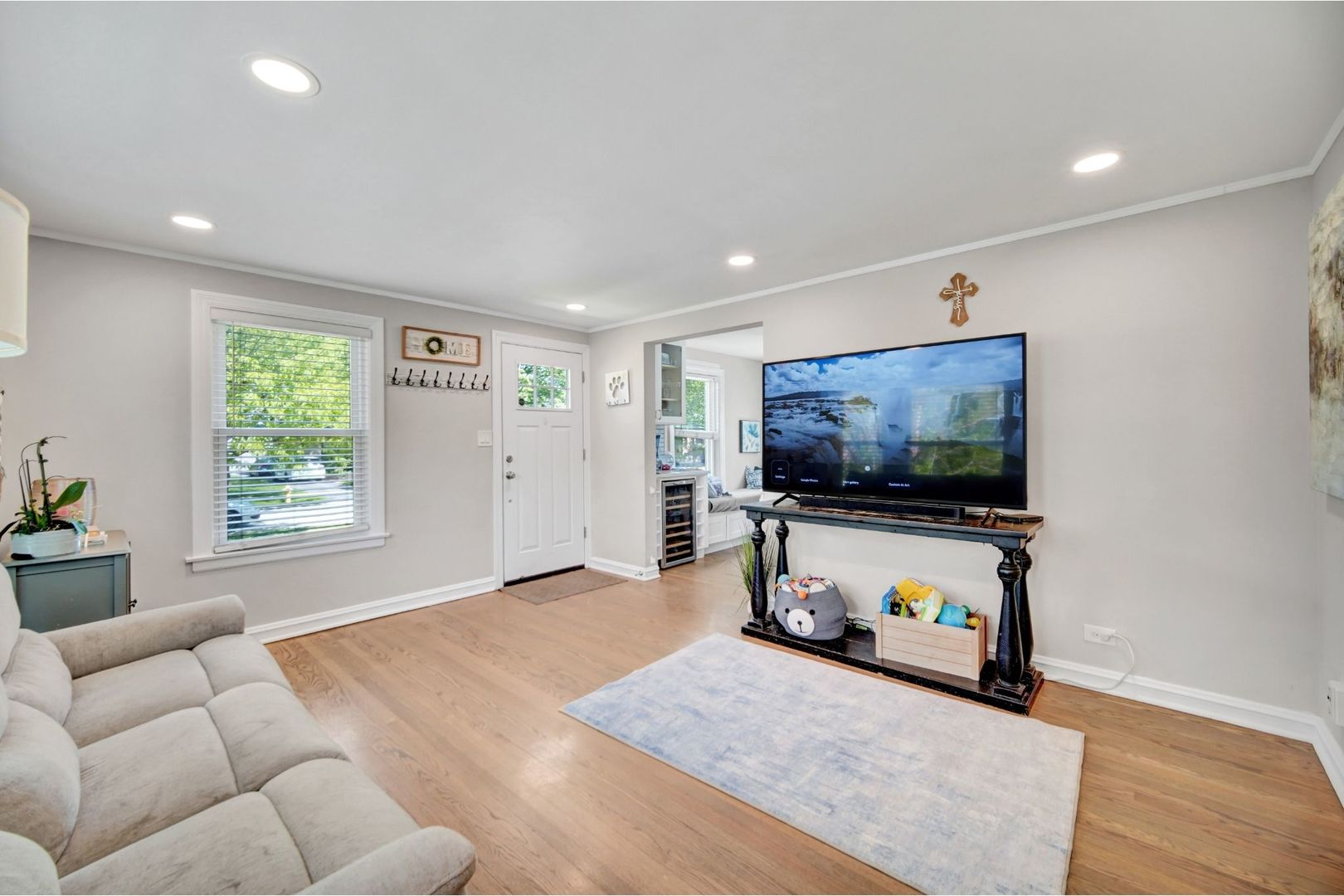 6 Iroquois Drive