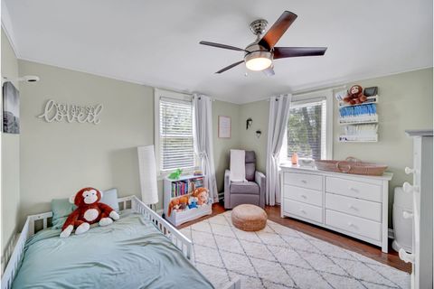 Tiny photo for 6 Iroquois Drive, Clarendon Hills, IL 60514 (MLS # 12650055)