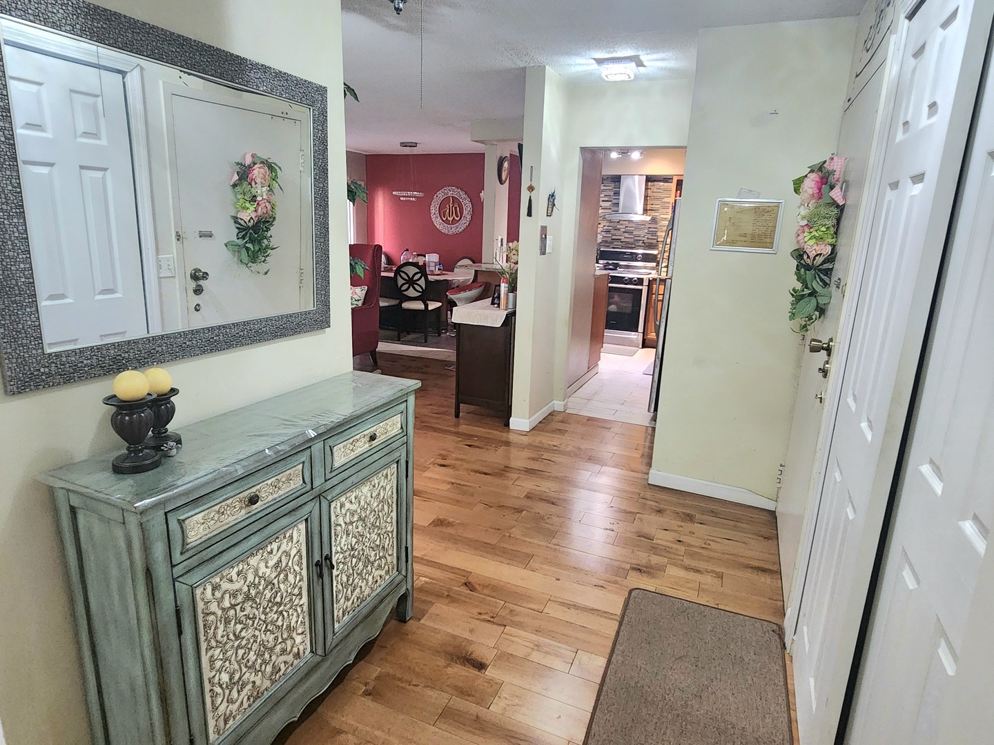 5500 Lincoln Avenue 109