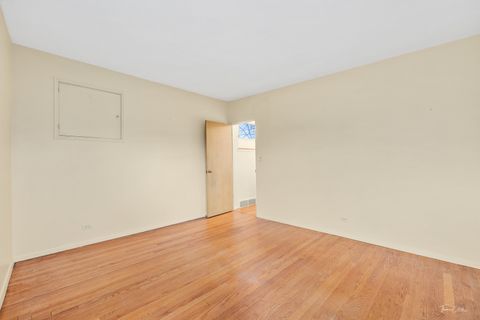 A home in Mount Prospect